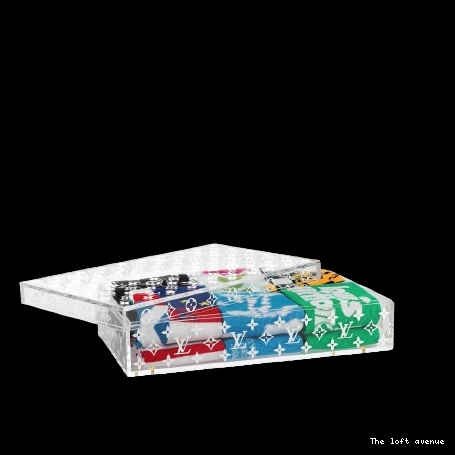 BOX CUSTOM WITH SOCKS LV 0813